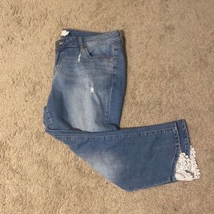 Torrid Lace Bottom Skinny Fit Capri Pants